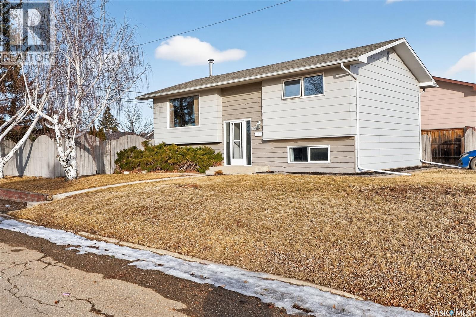 1351 14th AVENUE SW - Photo 2 of 50, Moose Jaw, Saskatchewan