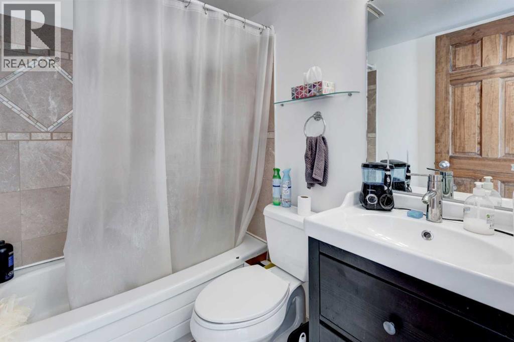 Single Family House for Sale in    Avenue SW Sunalta Calgary 