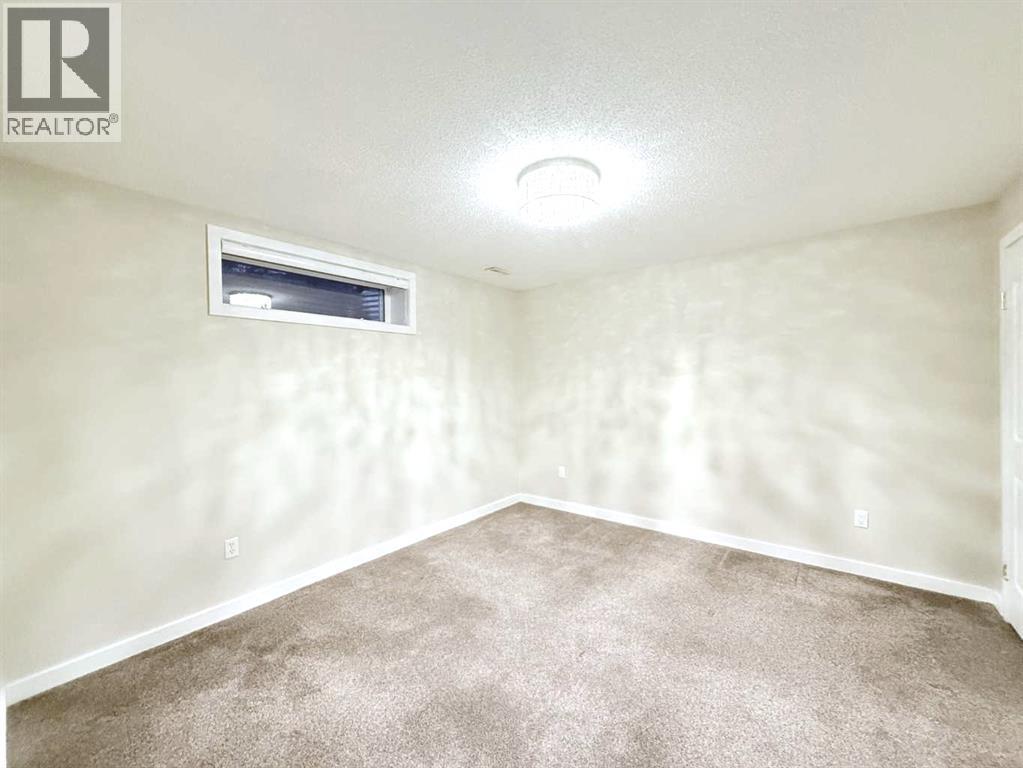 Single Family House for Sale in  Springbank Place SW Springbank Hill Calgary 