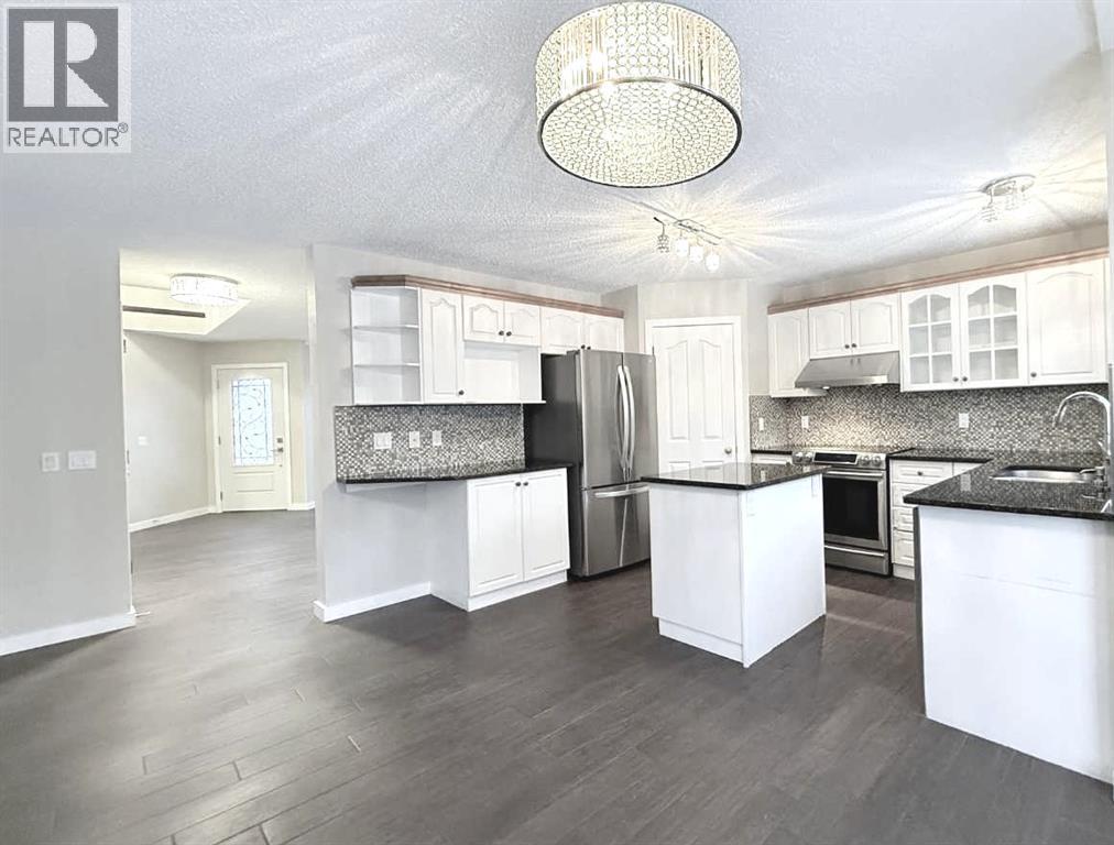 Single Family House for Sale in  Springbank Place SW Springbank Hill Calgary 