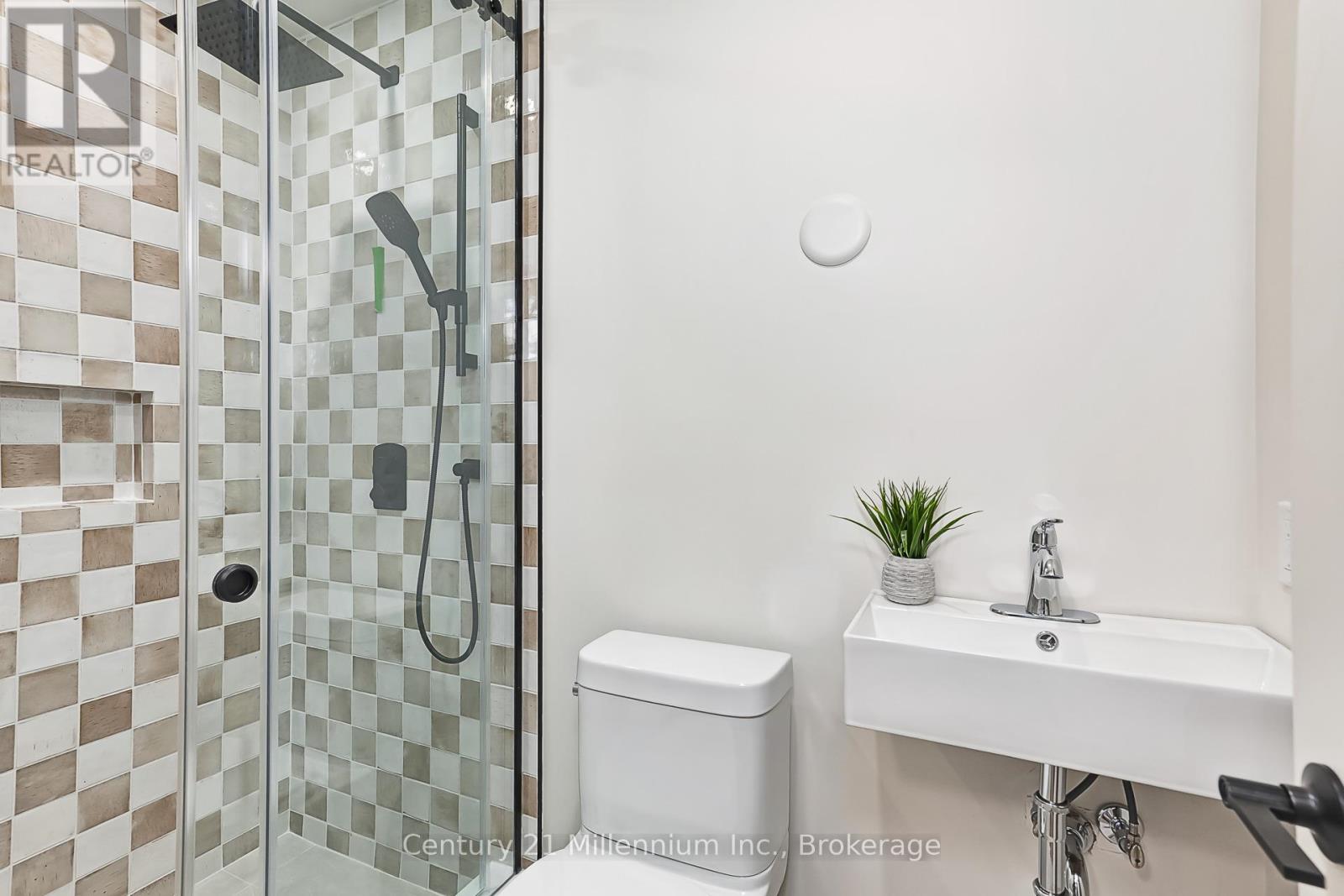Ensuite-Main floor