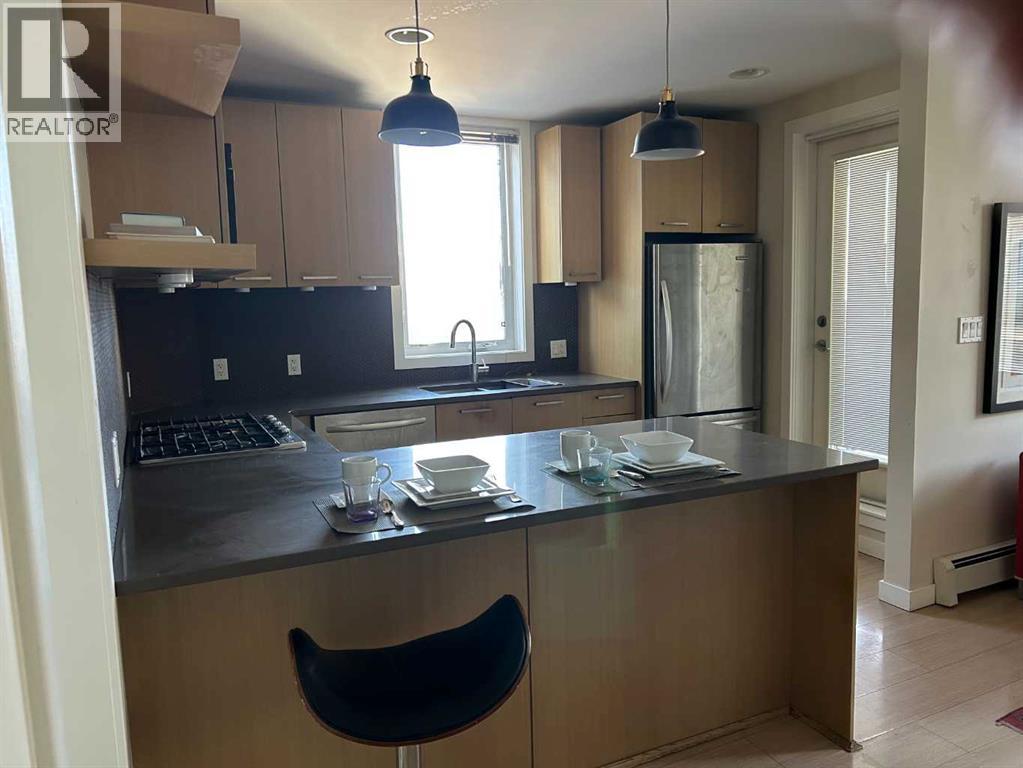 Single Family House for Sale in    Street NE Renfrew Calgary 