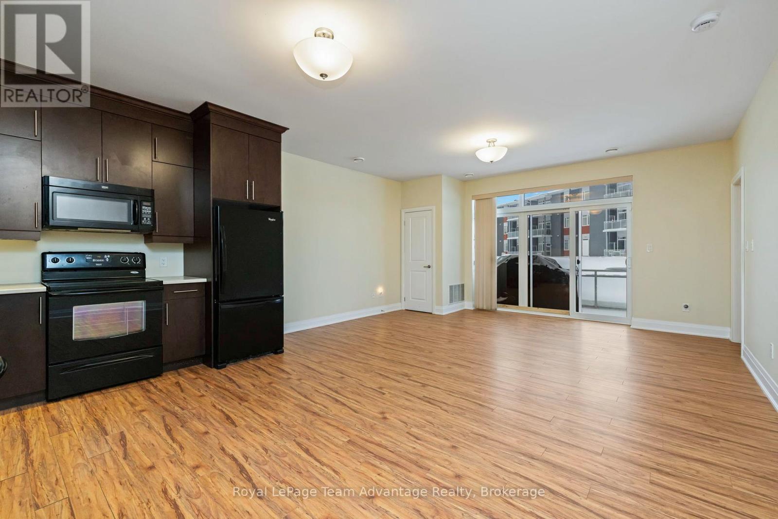 #102 20D SILVER BIRCH COURT - 6