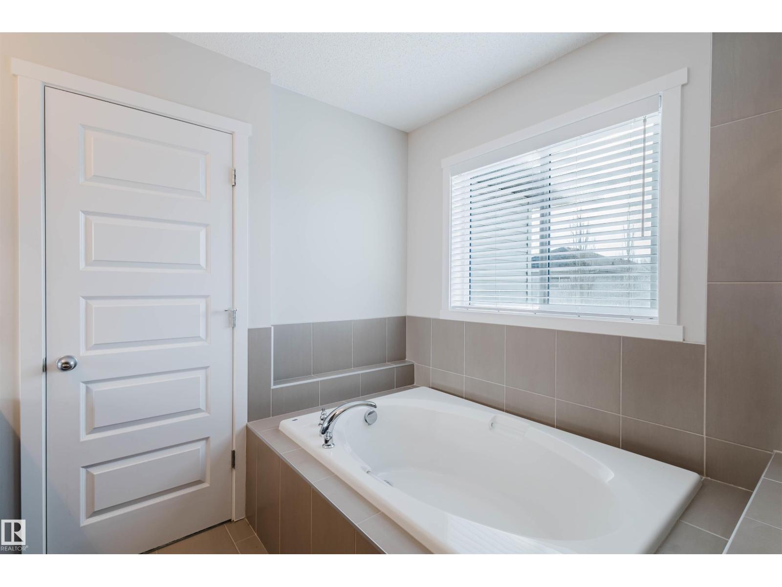 20741 98A AV NW, Edmonton