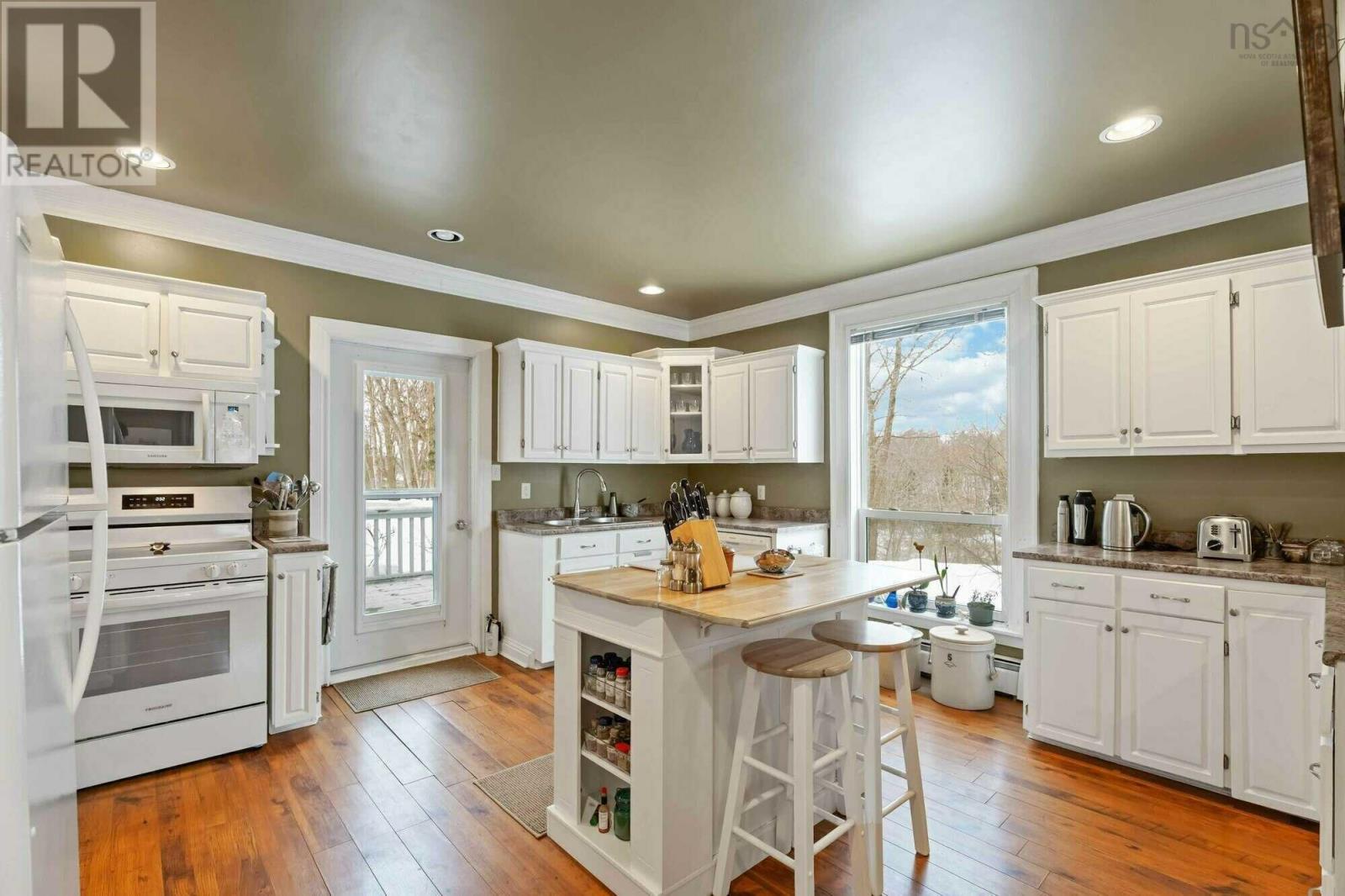 Property 7 of 21 of 607 St.George Street