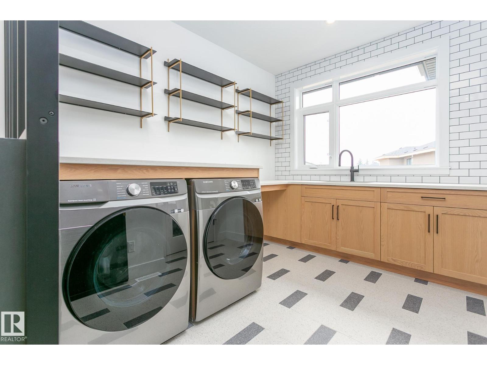 152 HAYS RIDGE BV SW, Edmonton