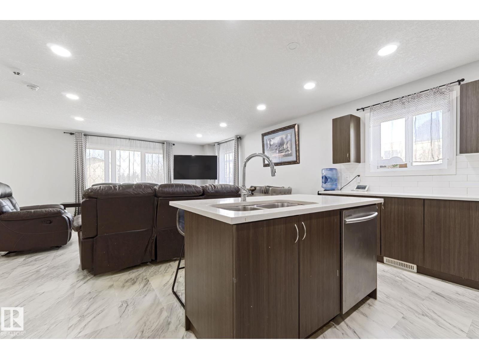 8955 150 ST NW, Edmonton