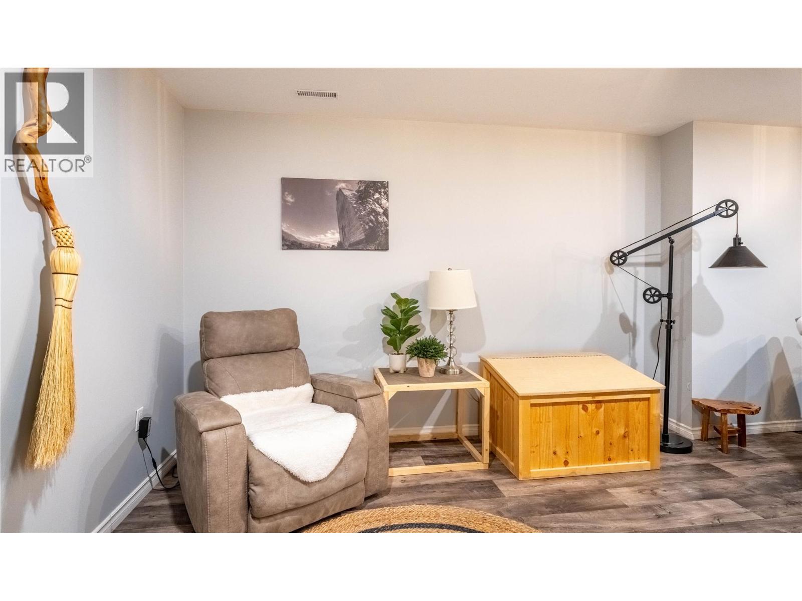 2430 Birch Street, Creston