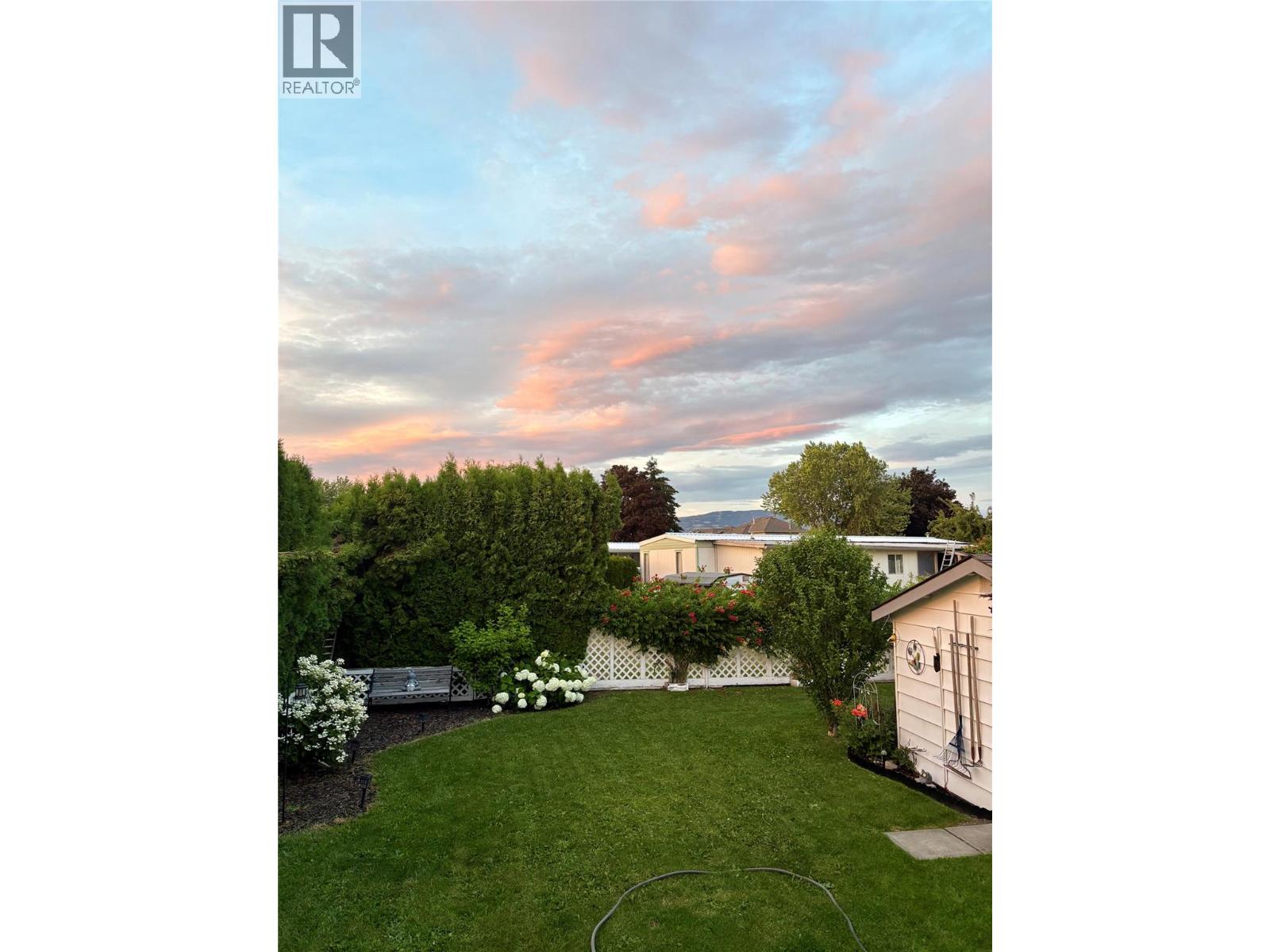 89 3745 Lakeshore Road, Kelowna