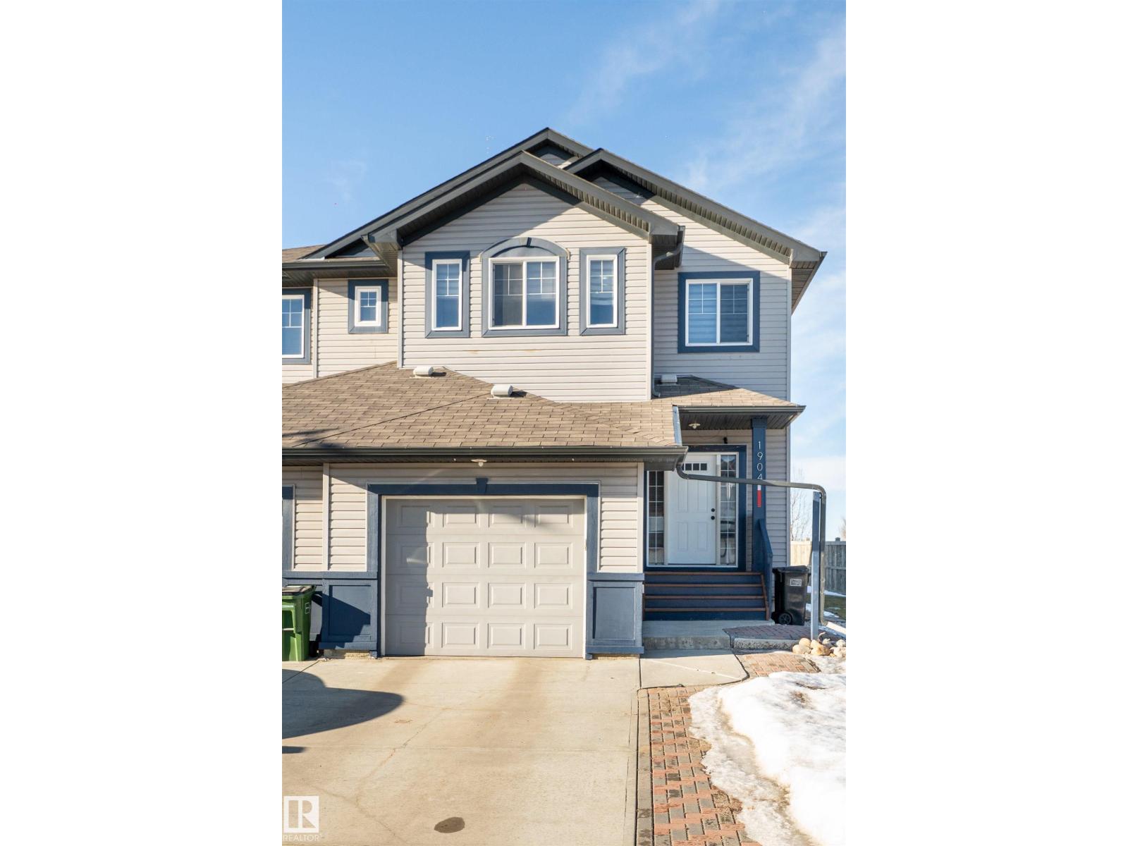 1904 118 ST SW - 2