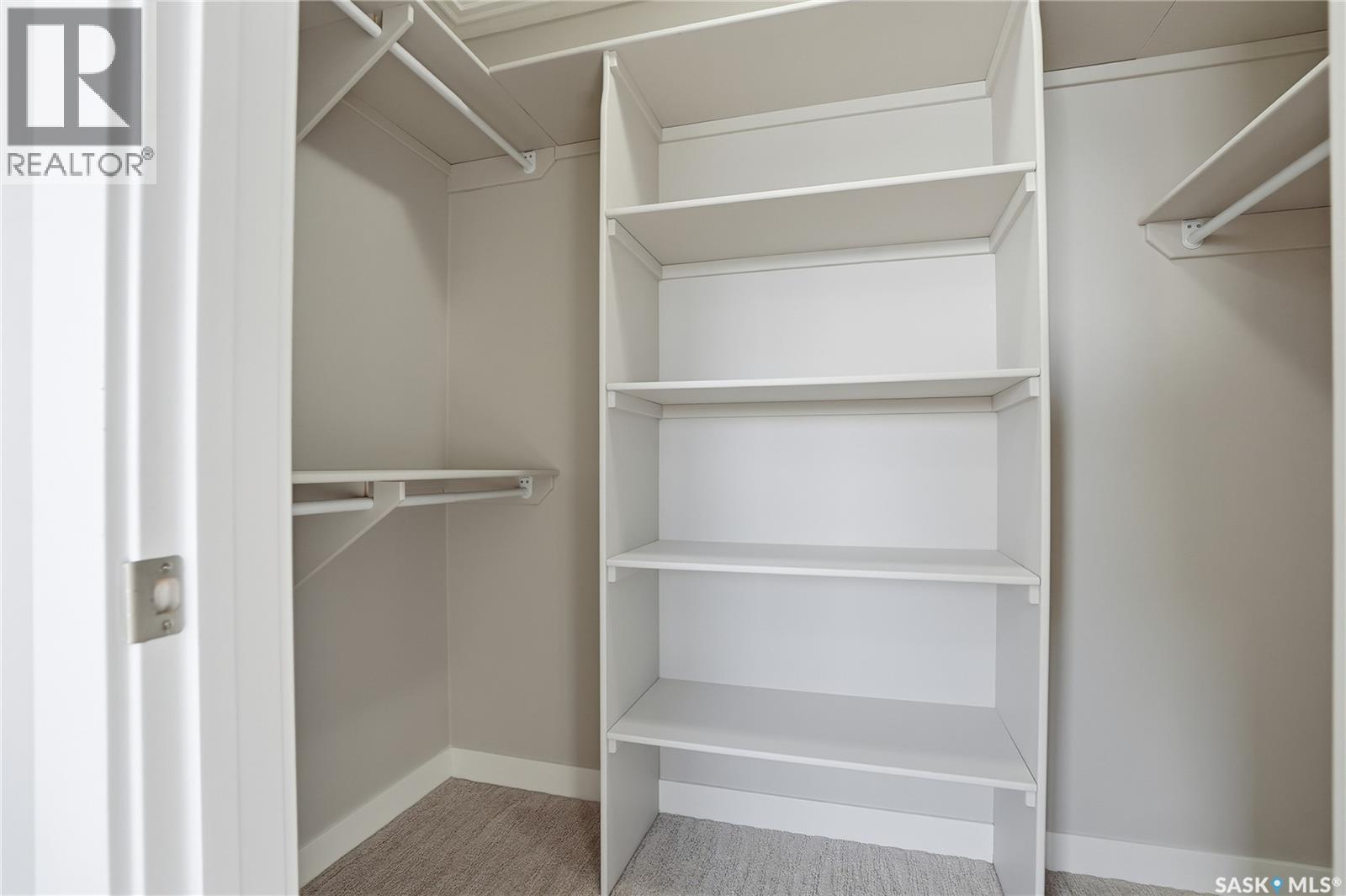 Single Family House Bi-level for Sale in  Boykowich STREET Saskatoon 