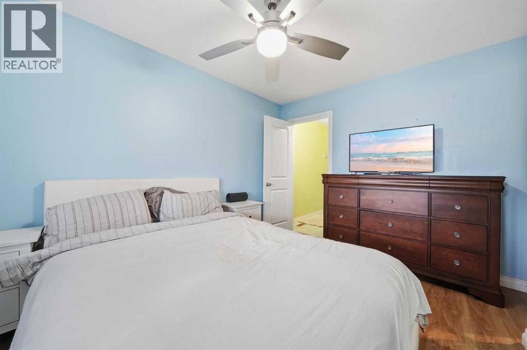 Single Family House Bi-level for Sale in  Taradale Drive S Taradale Calgary 