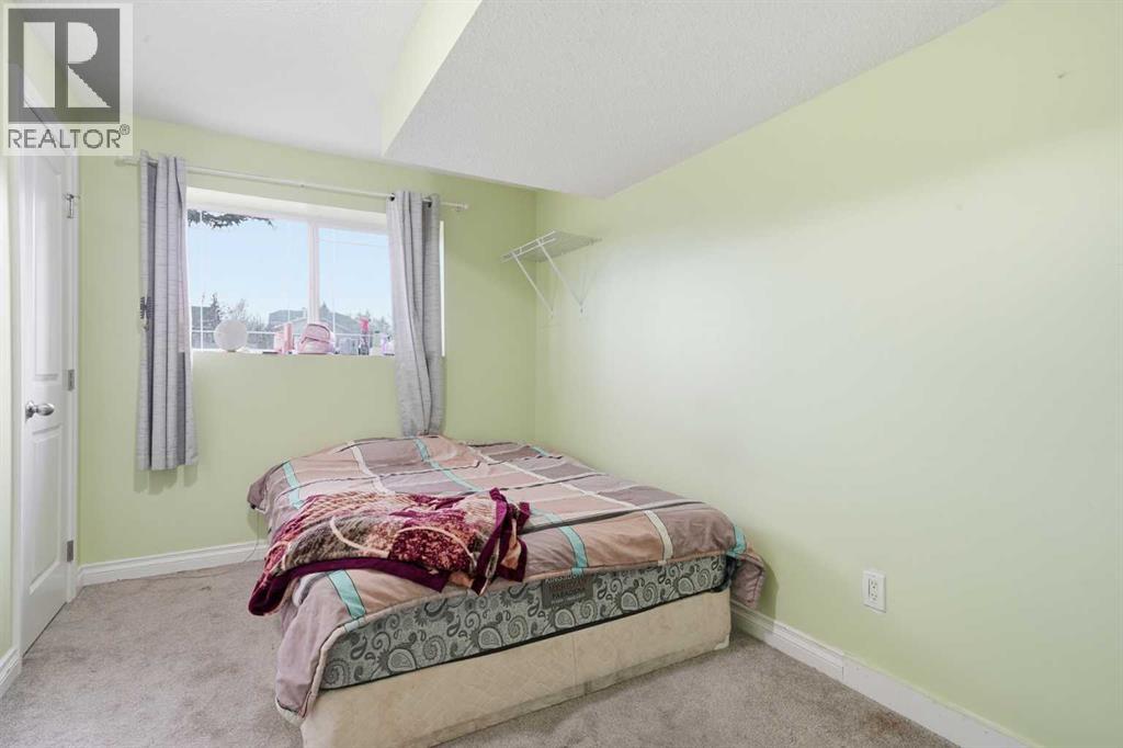 Single Family House Bi-level for Sale in  Taradale Drive S Taradale Calgary 