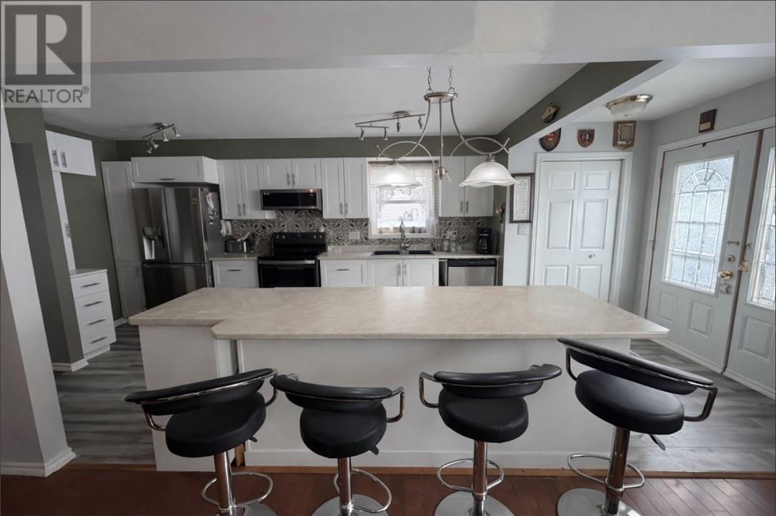 58 Washington Crescent - Photo 4 of 27, Elliot Lake, Ontario