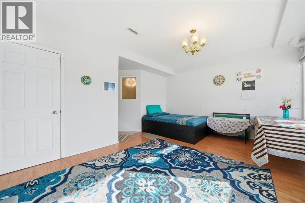 Single Family House for Sale in  Royal Birch Mount NW Royal Oak Calgary 