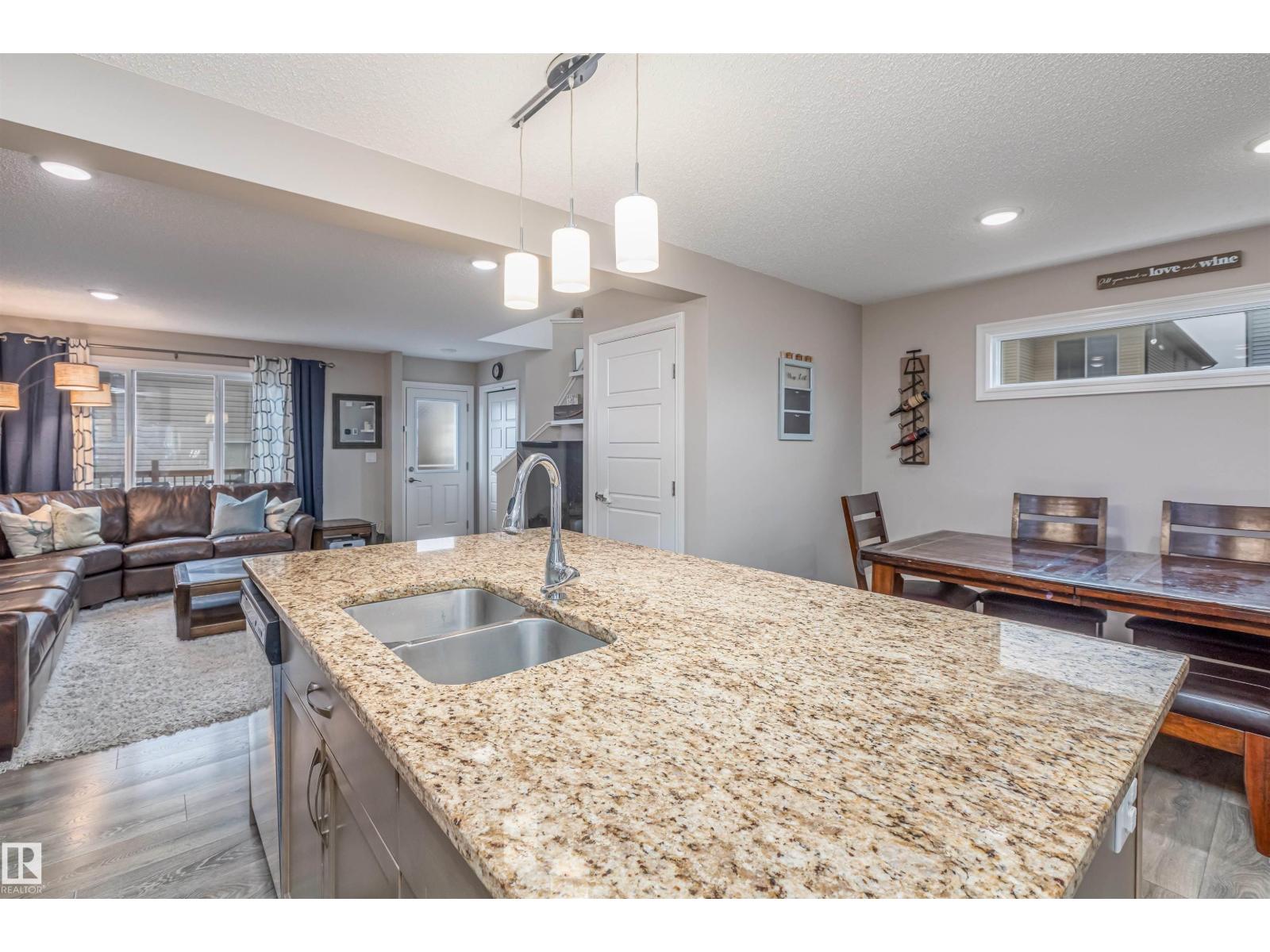 816 35 AV NW, Edmonton