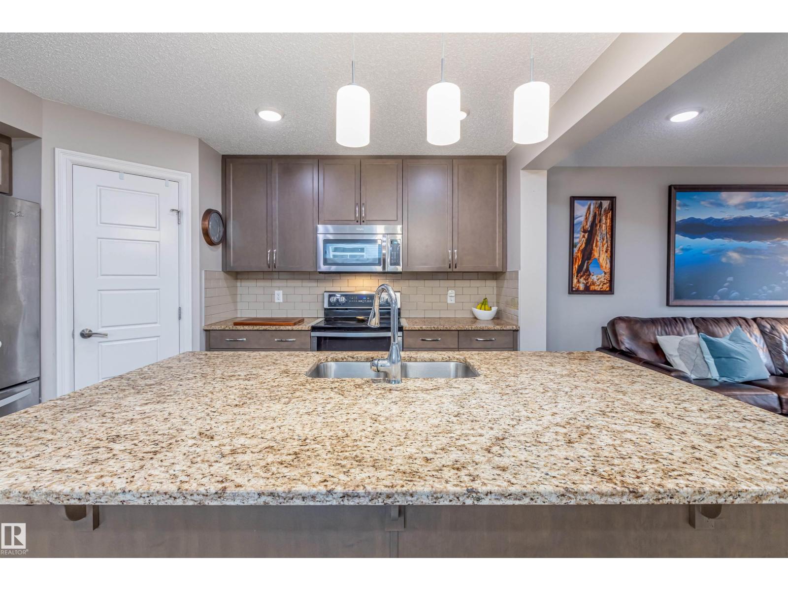 816 35 AV NW, Edmonton