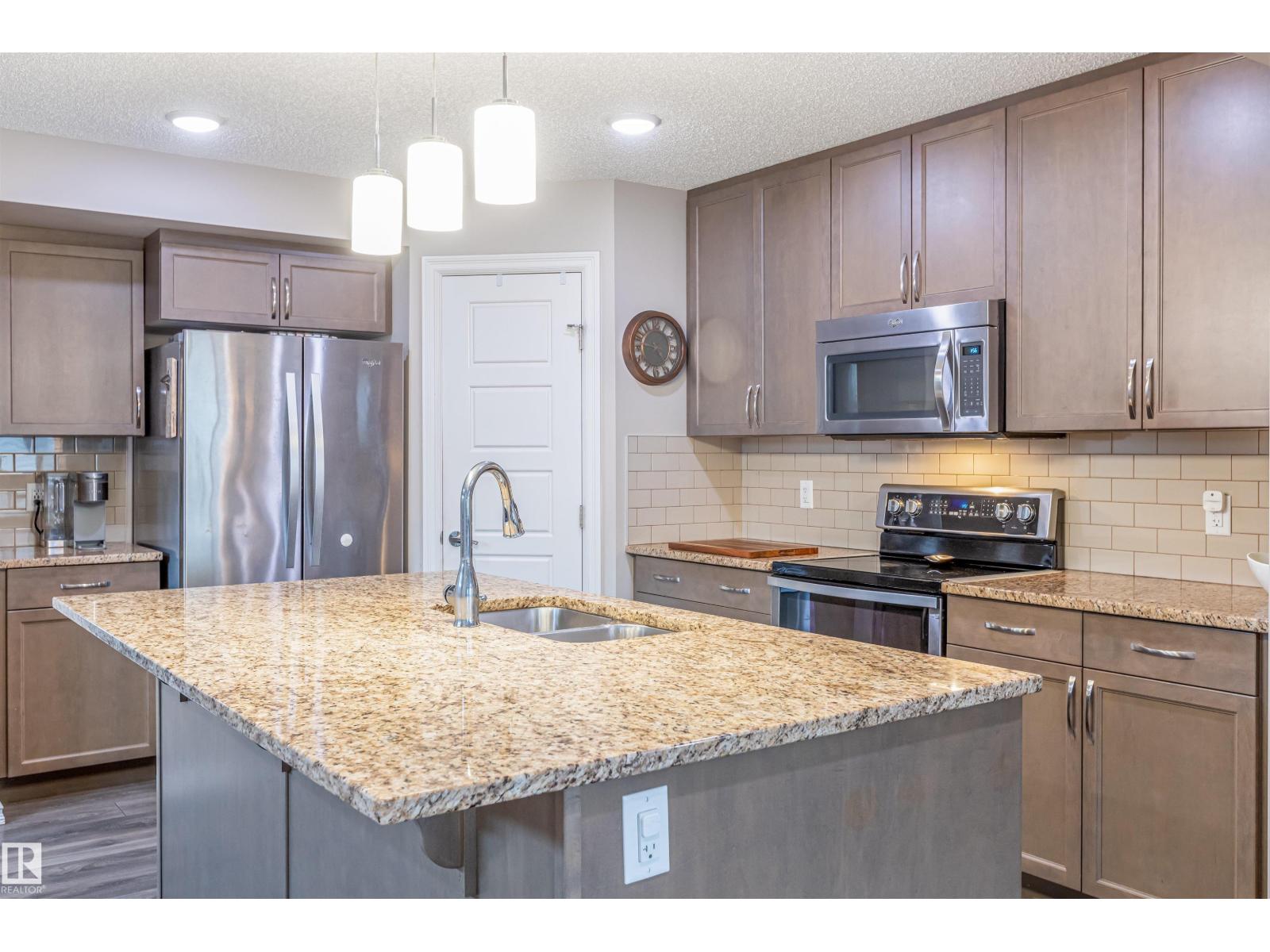 816 35 AV NW, Edmonton