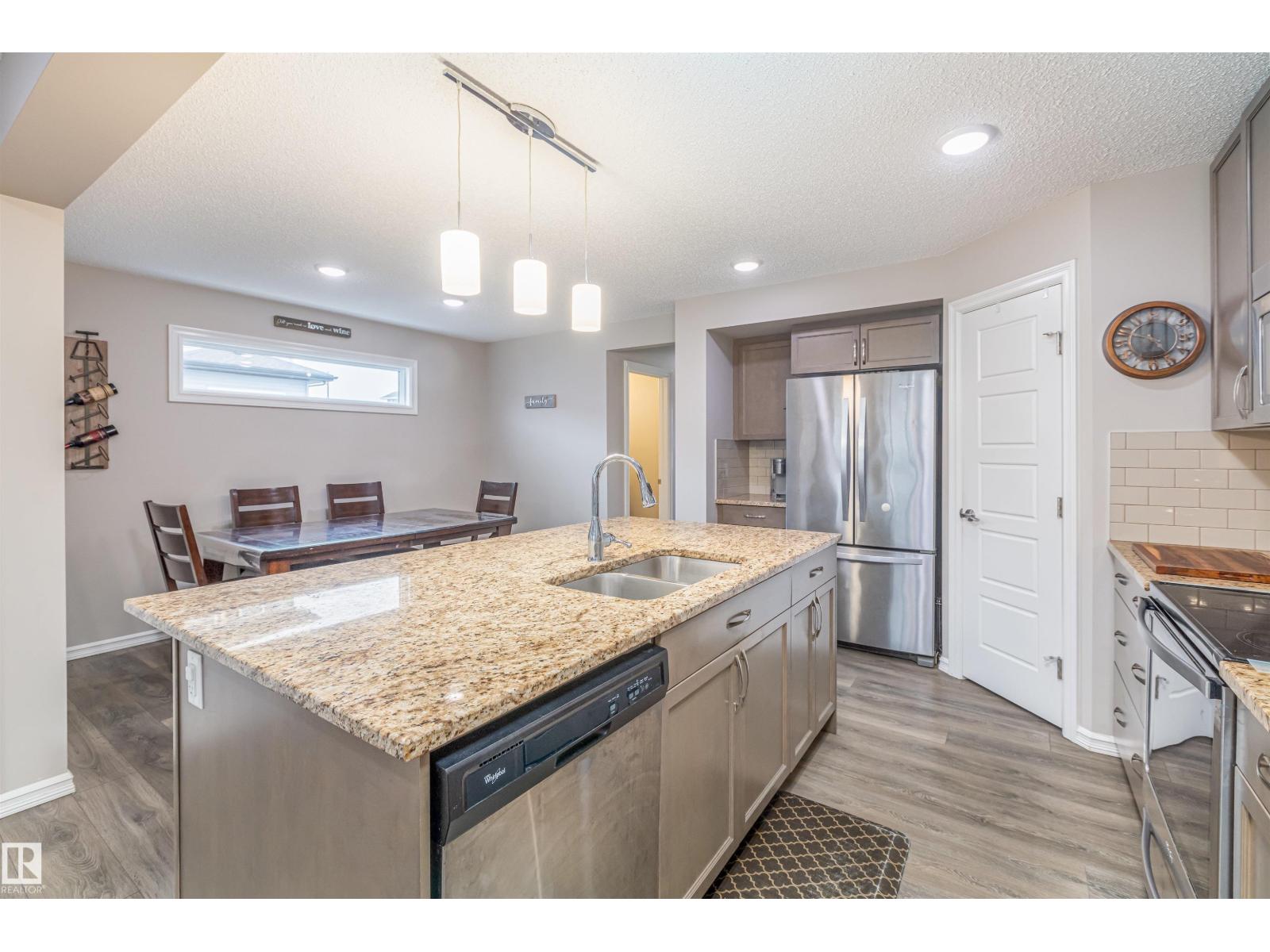 816 35 AV NW, Edmonton