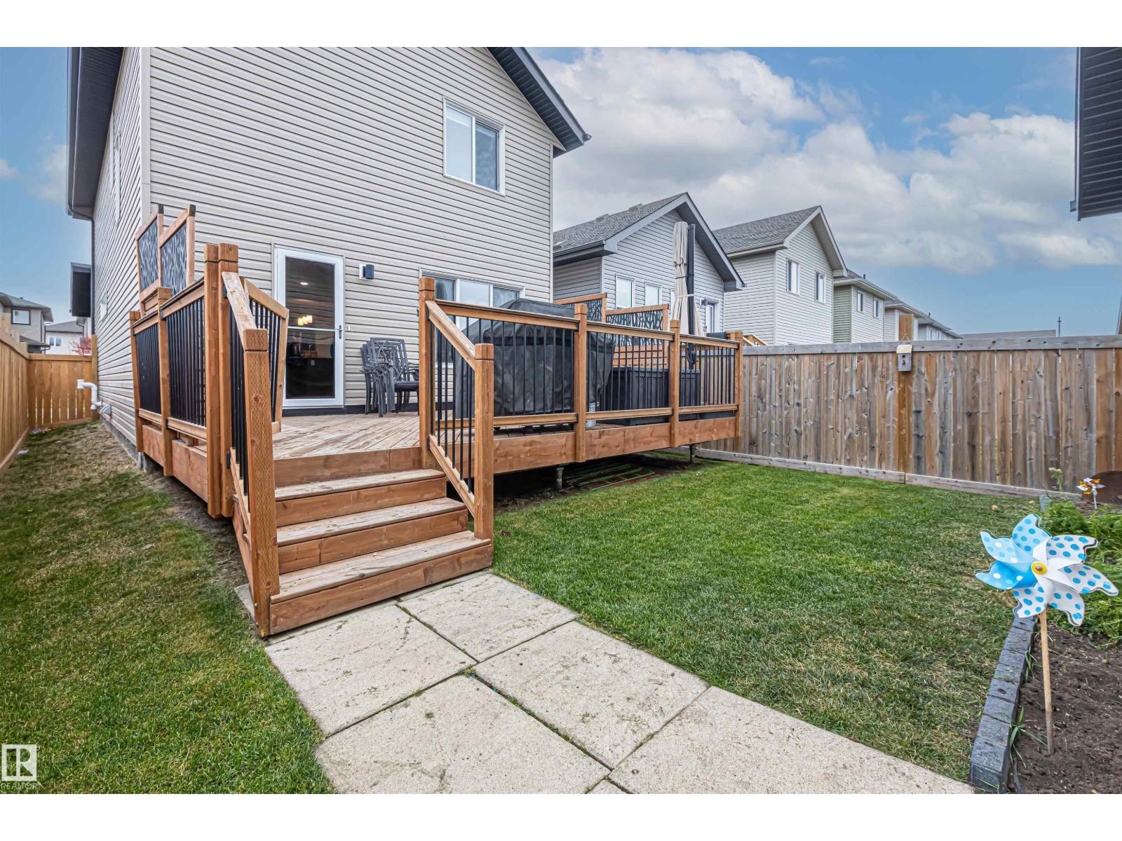 816 35 AV NW, Edmonton