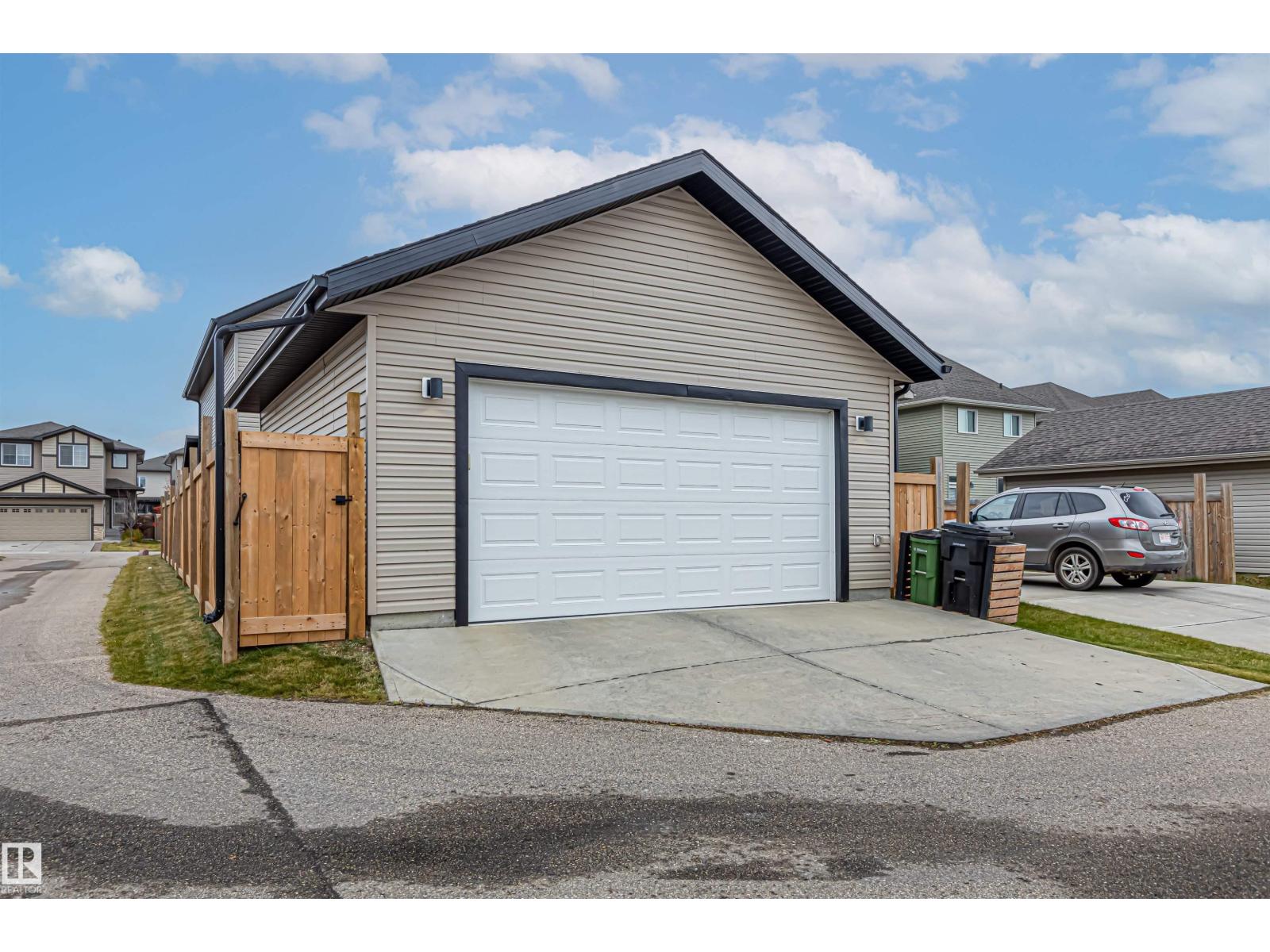 816 35 AV NW, Edmonton