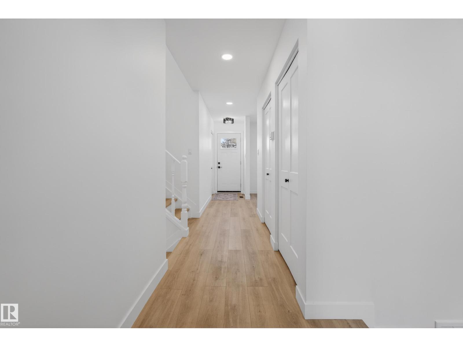 712 KNOTTWOOD RD S NW, Edmonton