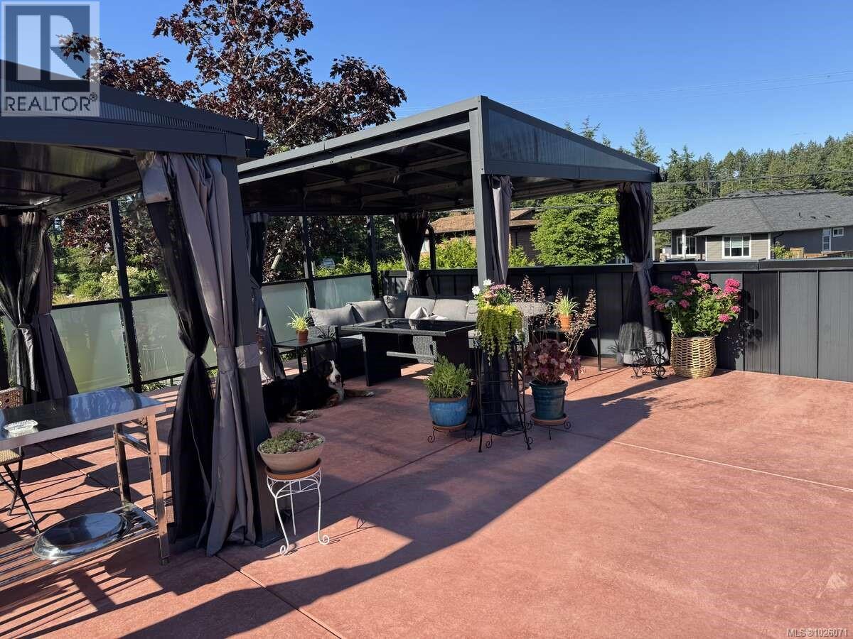 1591 Cowichan Bay Rd - 15