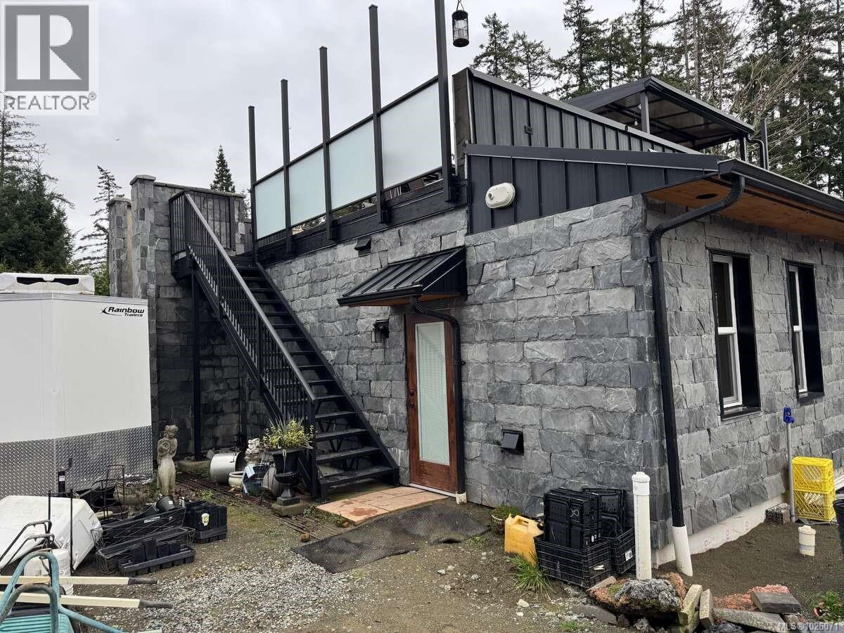 1591 Cowichan Bay Rd - 18