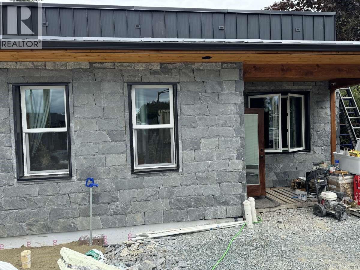 1591 Cowichan Bay Rd - 21