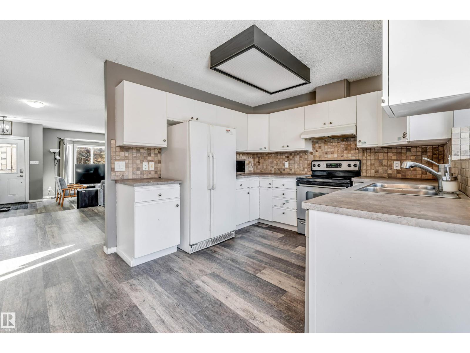 3824 48 ST NW, Edmonton