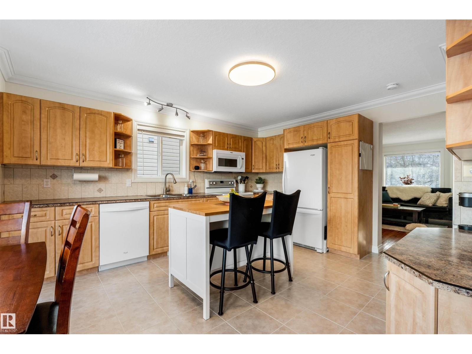 21348 88 AV NW, Edmonton