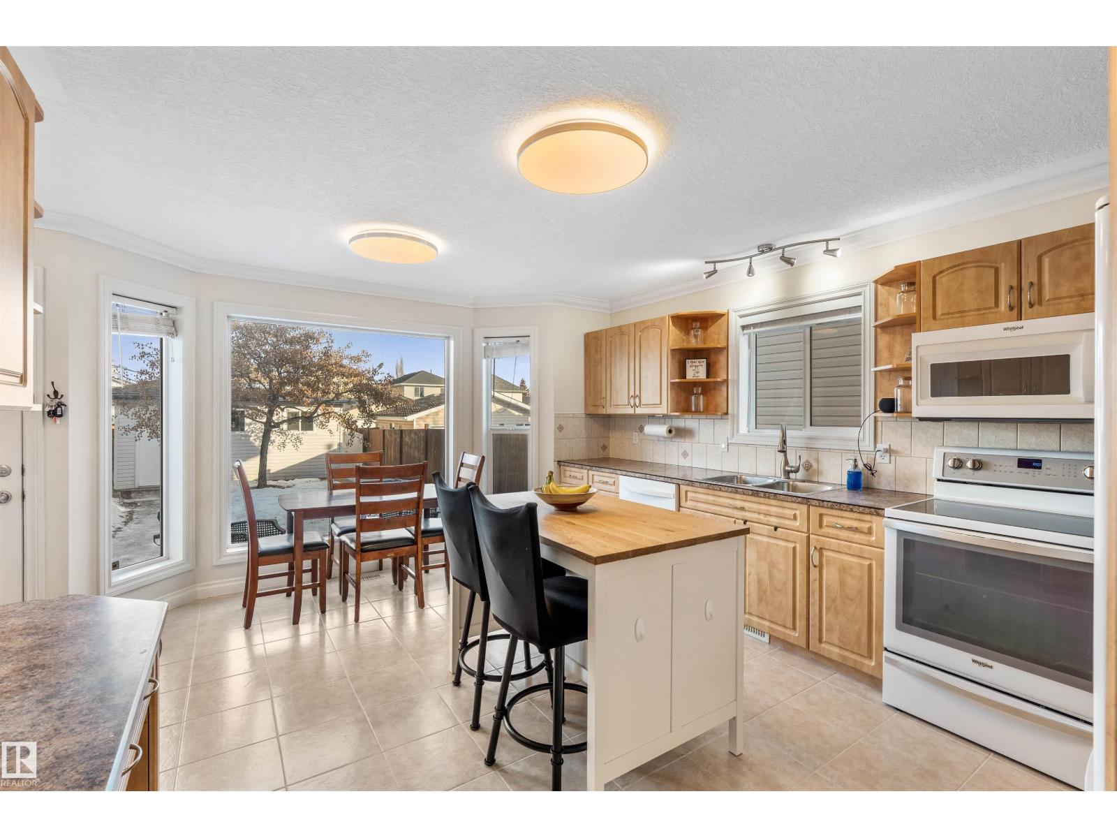 21348 88 AV NW, Edmonton