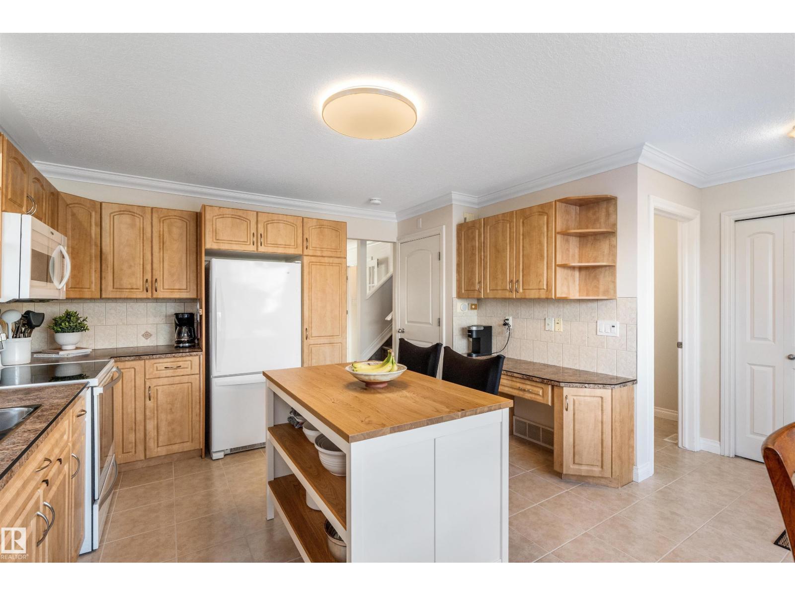 21348 88 AV NW, Edmonton