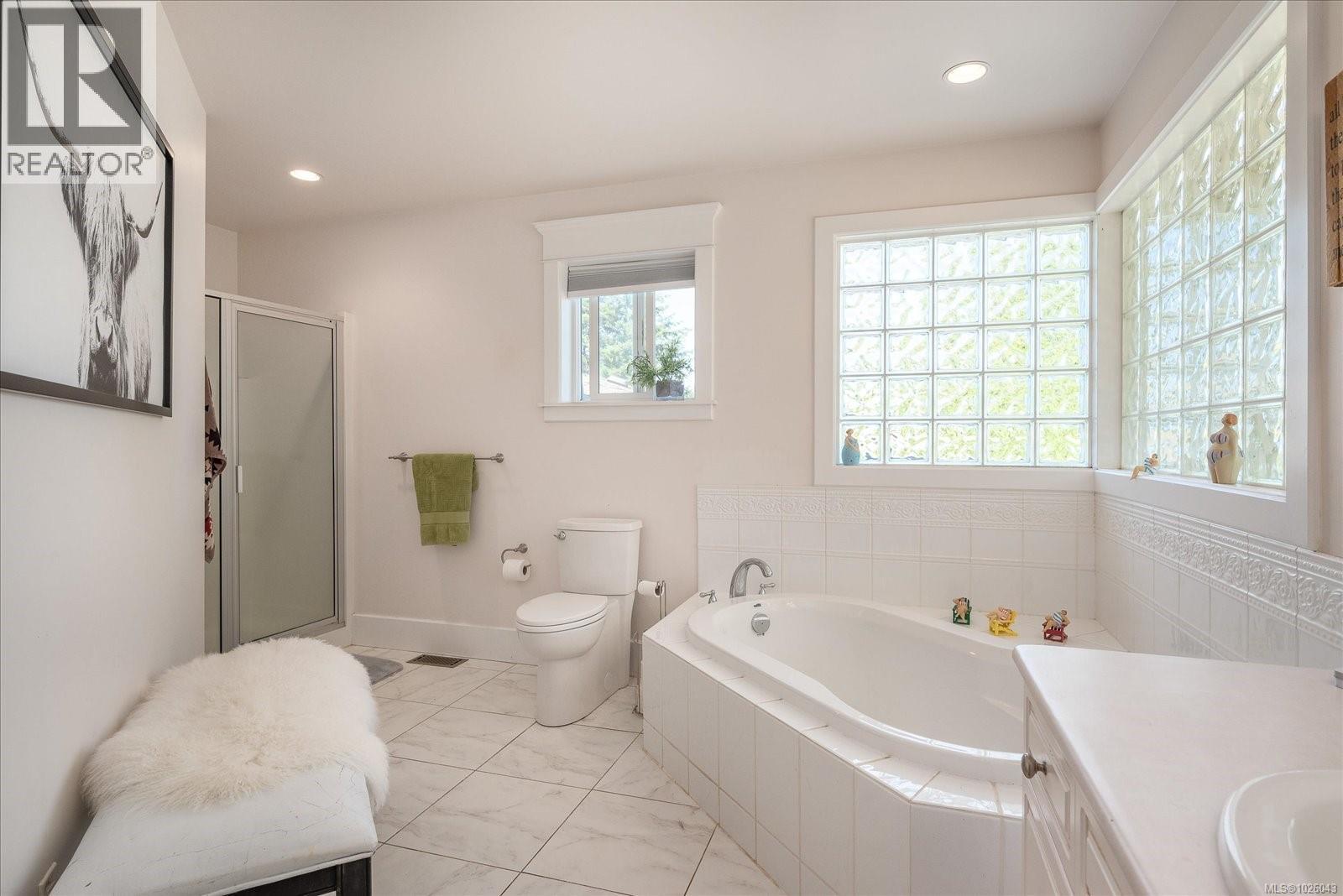 409 FOURNEAU WAY - 8