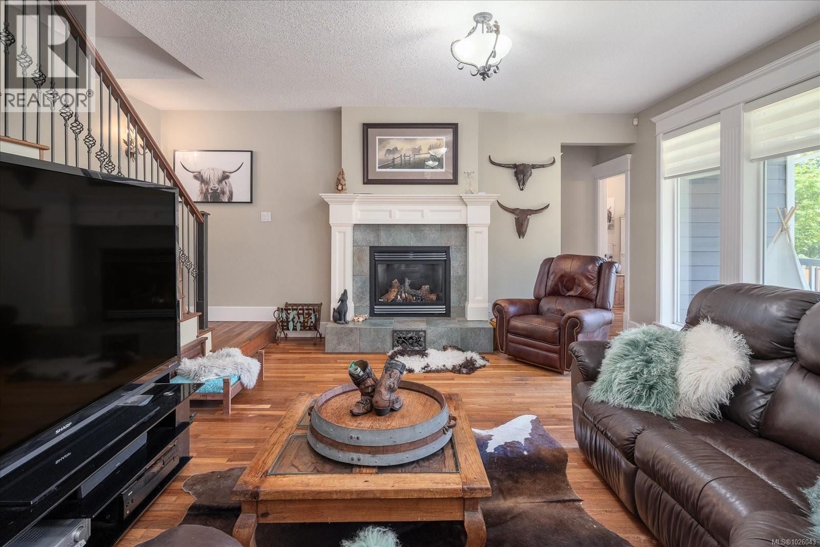 409 FOURNEAU WAY - 5