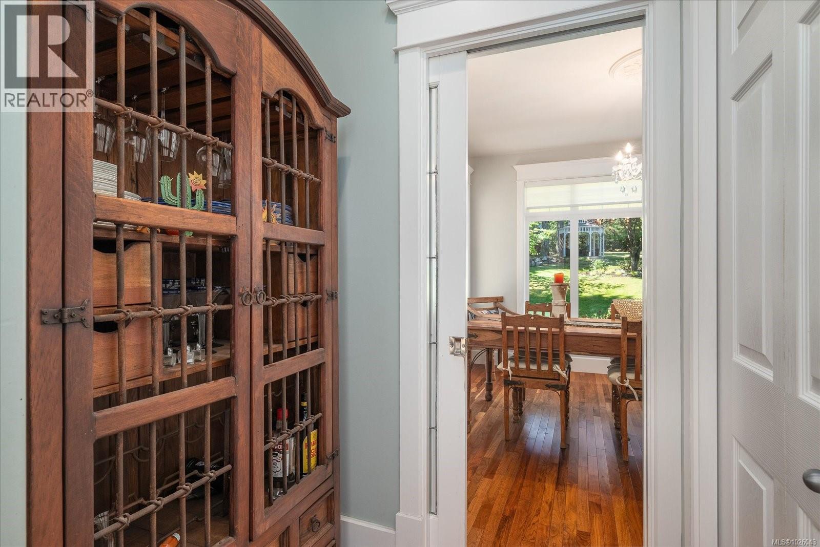 409 FOURNEAU WAY - 36