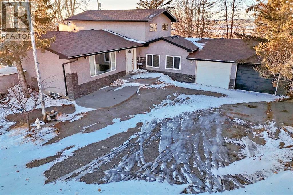 284211 Township Road 252 - Main photo, Rural Rocky View County, Alberta