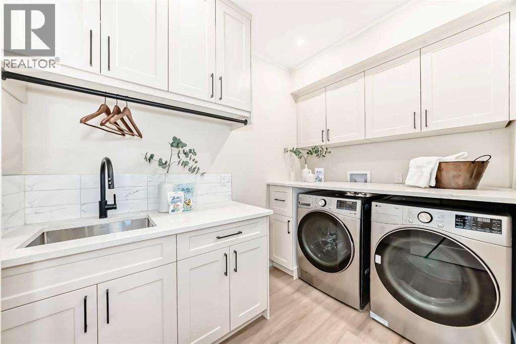 Single Family House 4 Level for Sale in  Spruce Bank Crescent SW Spruce Cliff Calgary 