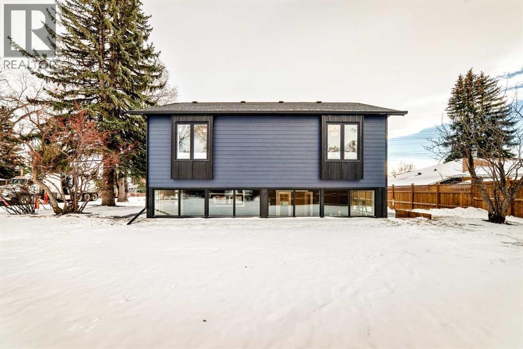 Single Family House 4 Level for Sale in  Spruce Bank Crescent SW Spruce Cliff Calgary 