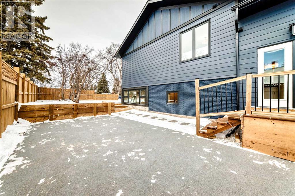 Single Family House 4 Level for Sale in  Spruce Bank Crescent SW Spruce Cliff Calgary 