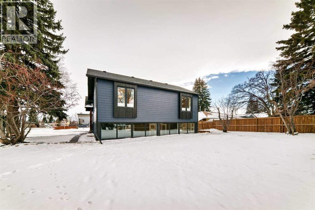 Single Family House 4 Level for Sale in  Spruce Bank Crescent SW Spruce Cliff Calgary 