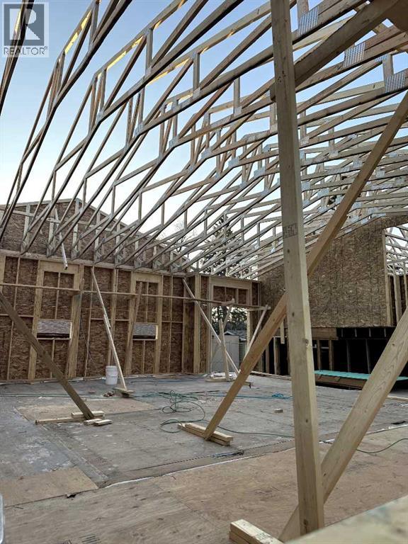 Single Family House 4 Level for Sale in  Spruce Bank Crescent SW Spruce Cliff Calgary 