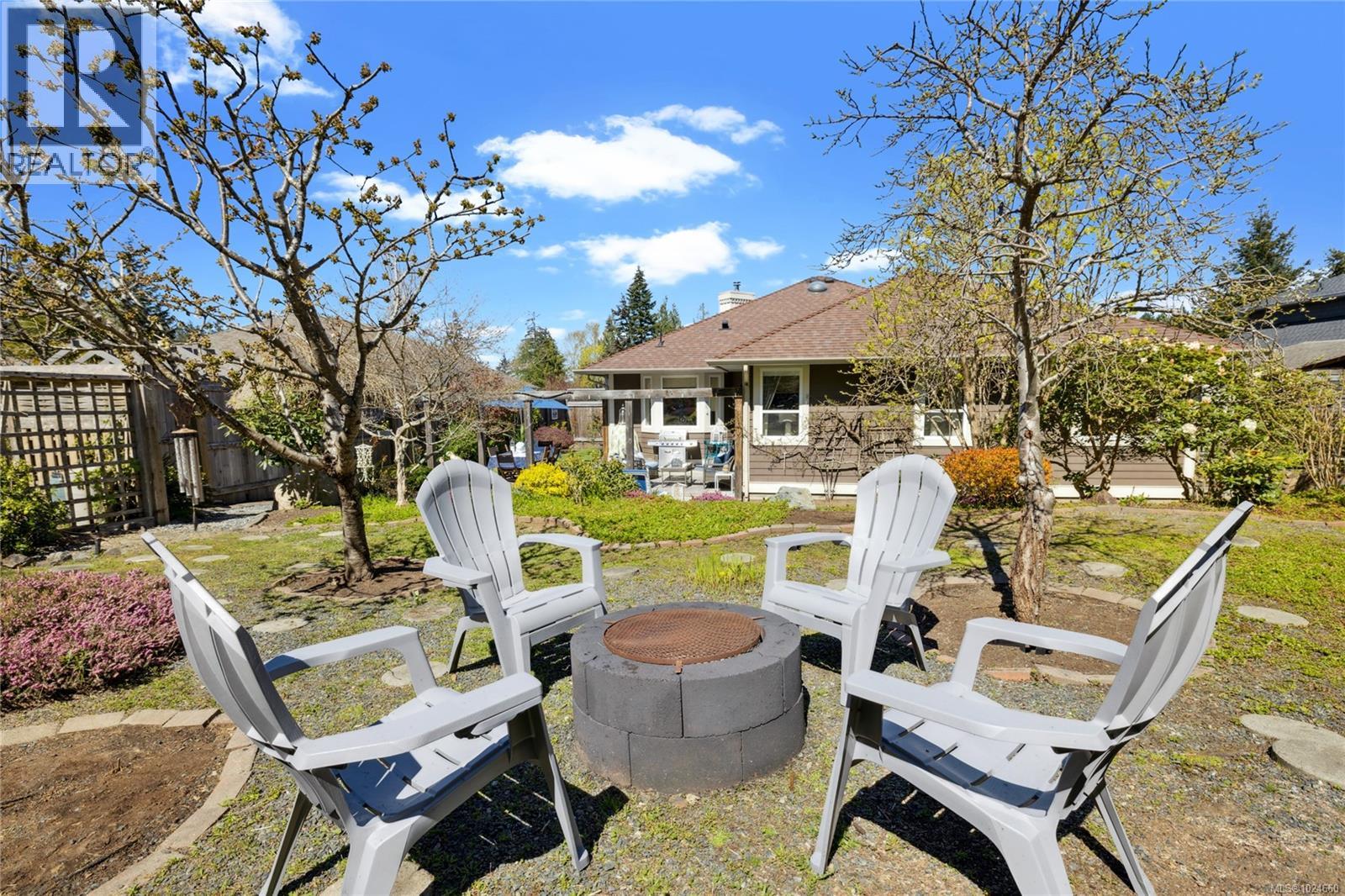 2508 Nuttal Dr, Nanoose Bay