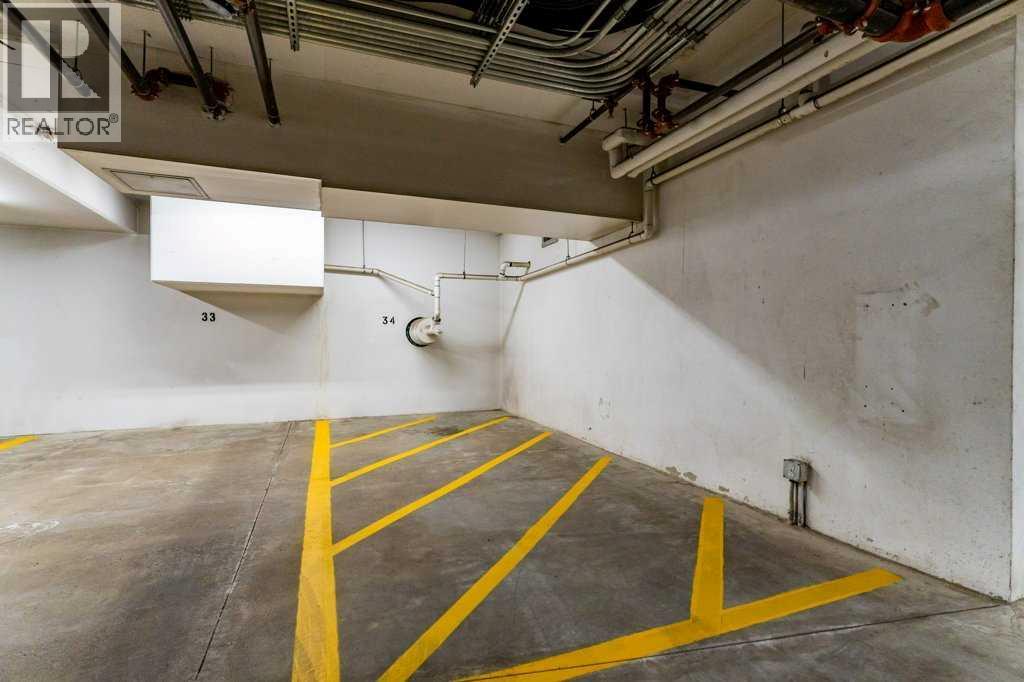 Single Family House Loft for Sale in    Street NW Mount Pleasant Calgary 