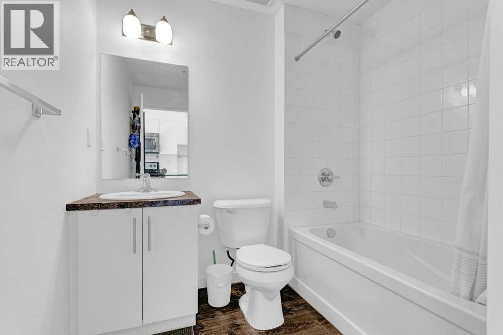 Single Family House Loft for Sale in    Street NW Mount Pleasant Calgary 