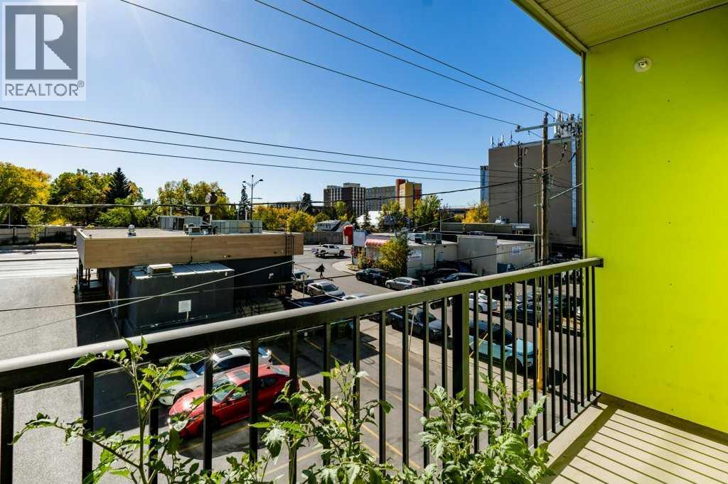 Single Family House Loft for Sale in    Street NW Mount Pleasant Calgary 