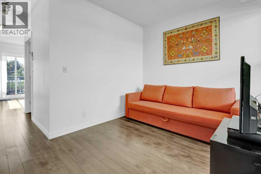 Single Family House Loft for Sale in    Street NW Mount Pleasant Calgary 