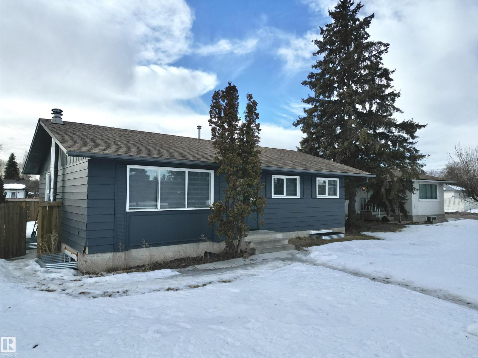 936 KNOTTWOOD RD S NW, Edmonton