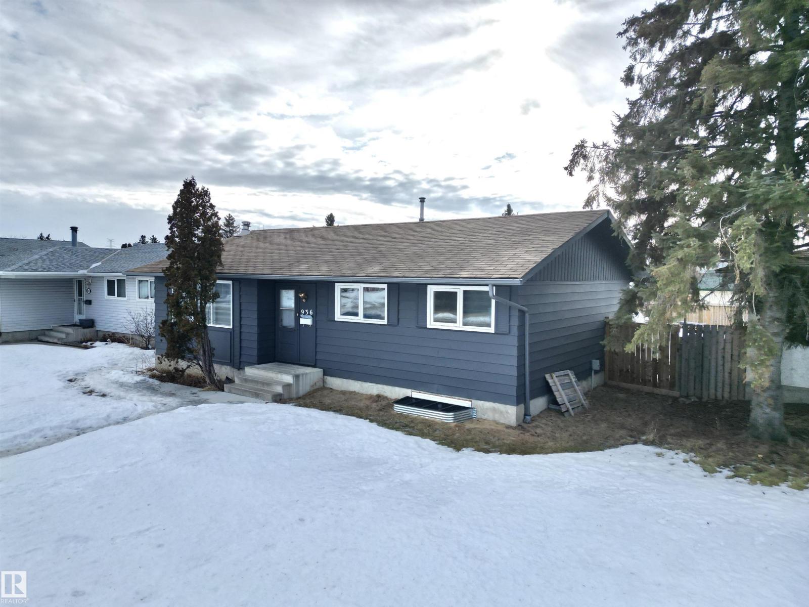 936 KNOTTWOOD RD S NW, Edmonton