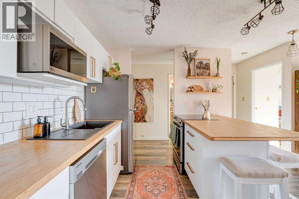 Single Family House for Sale in    Avenue SW Sunalta Calgary 